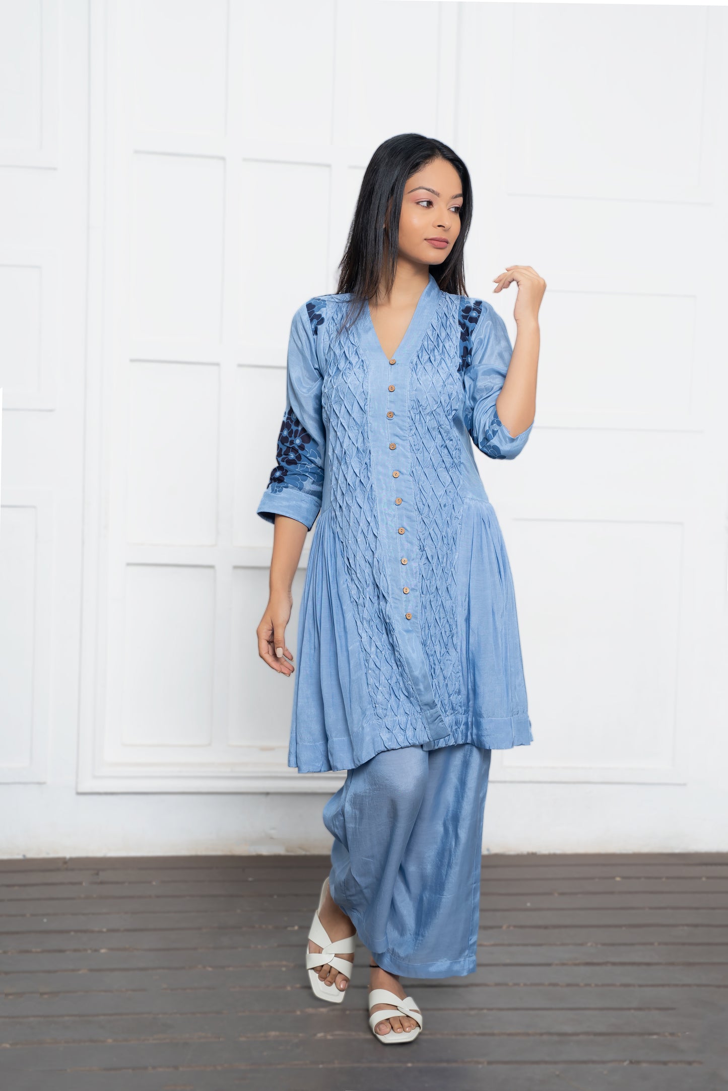 FLOWERY BLUE