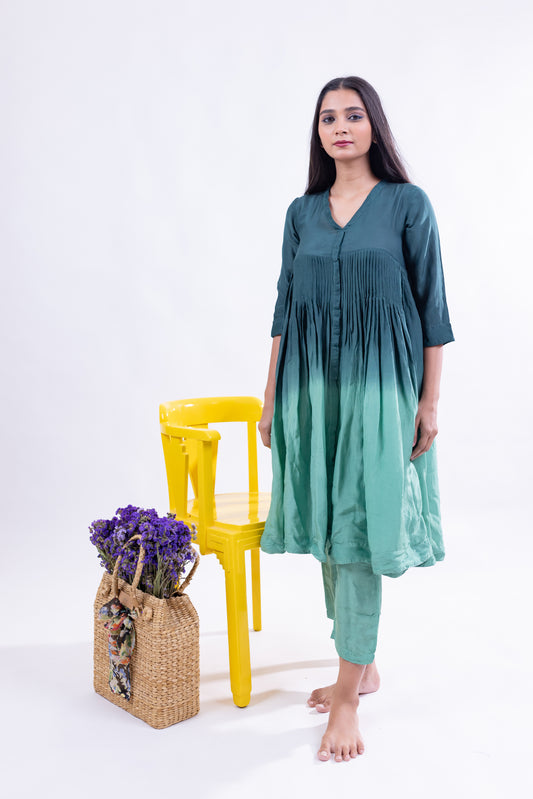 Elegant Ombre Pleated Kurta Set